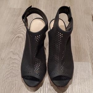 Size 7 Black heels